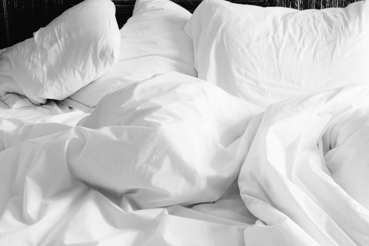 Gros plan sur un matelas en mousse épais